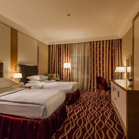Ramada Plaza Astana Hotel ภายนอก รูปภาพ