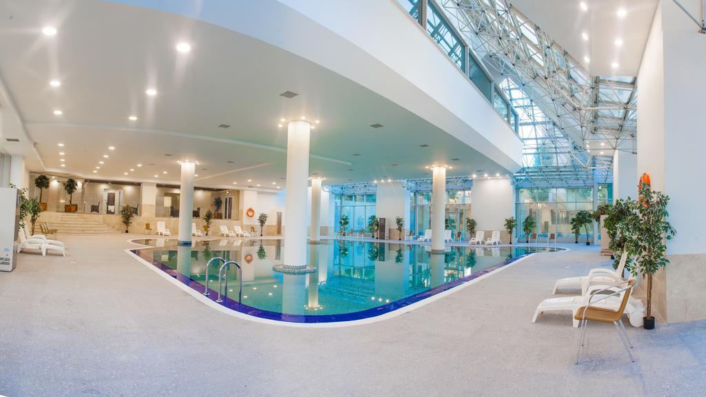 Ramada Plaza Astana Hotel ภายนอก รูปภาพ