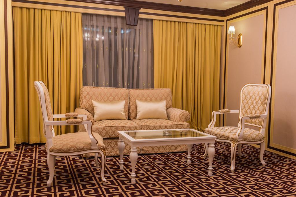 Ramada Plaza Astana Hotel ภายนอก รูปภาพ